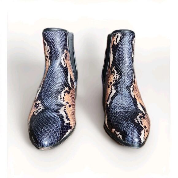 Donald Pliner Dyla Leather Ankle Bootie Women's Snake Print Almond Toe 7.5 M - Picture 2 of 9